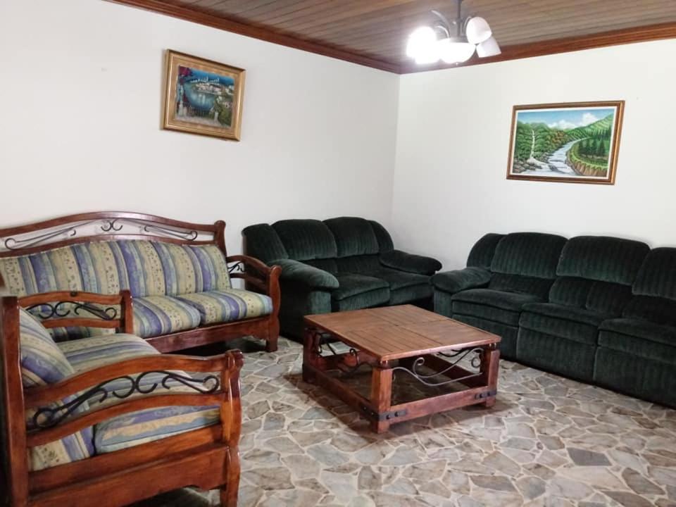 סאן סלבדור Hotel Alamo Internacional מראה חיצוני תמונה