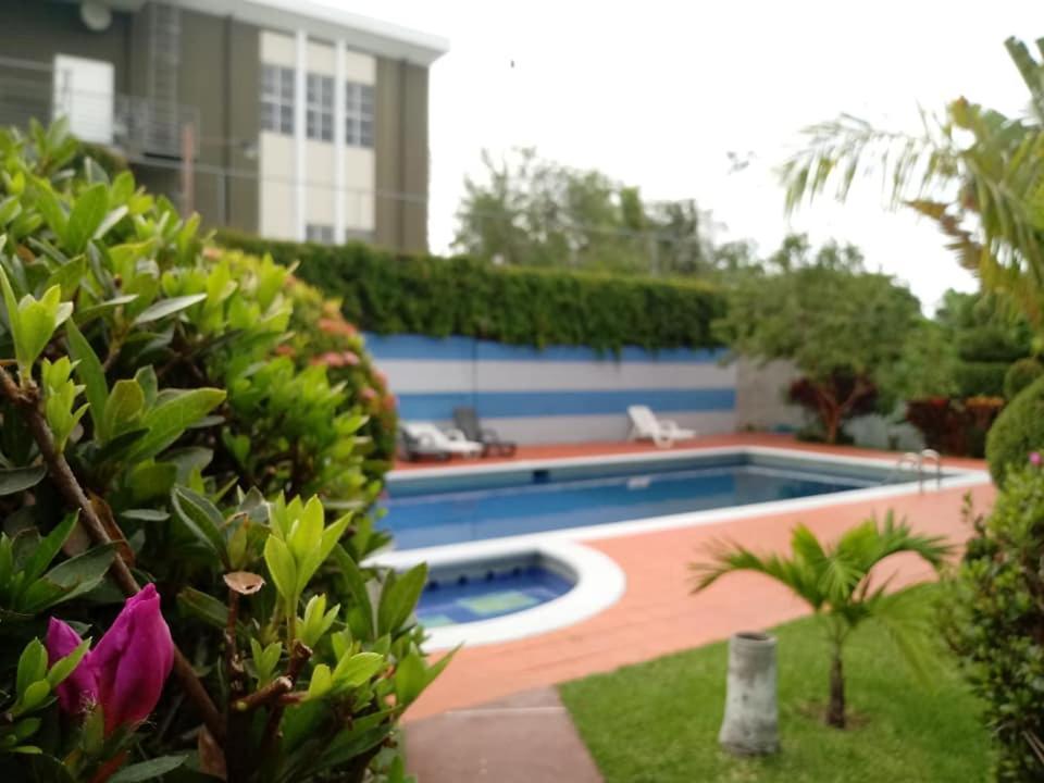 סאן סלבדור Hotel Alamo Internacional מראה חיצוני תמונה